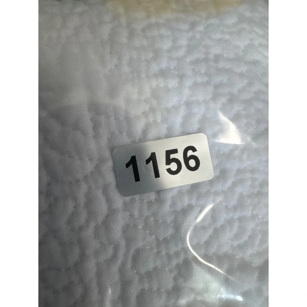 Williams Sonoma White Quilted Floral Matelasse Table Runner 97x15 9178096